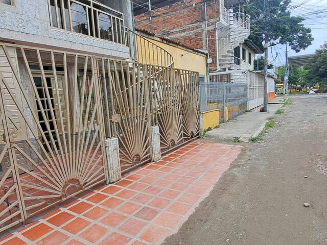 # - Casa para Venta en Cali - VAC - 3